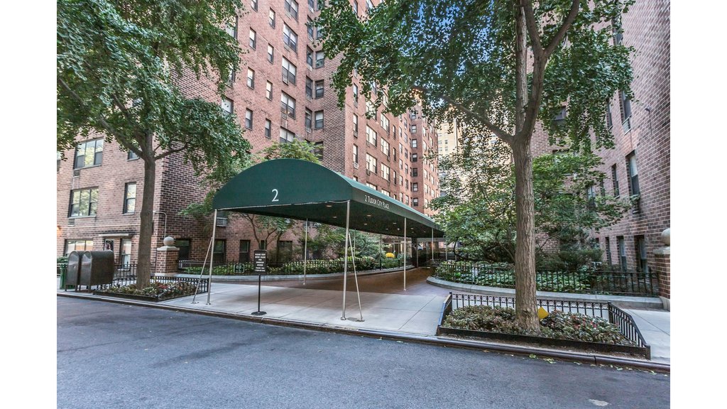 2 Tudor City Place, Unit 3MS