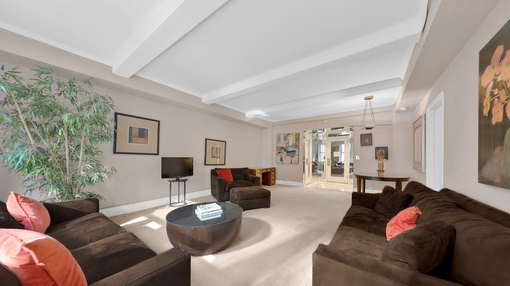 111 East 56th Street, Unit 1202 photo 2