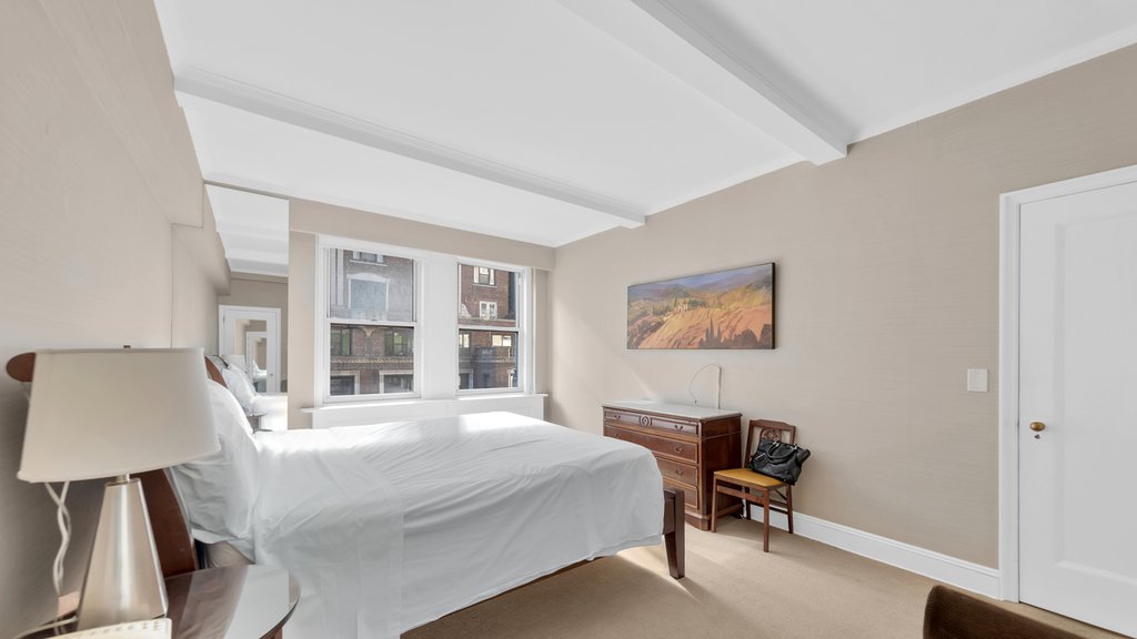 111 East 56th Street, Unit 1202 photo 3