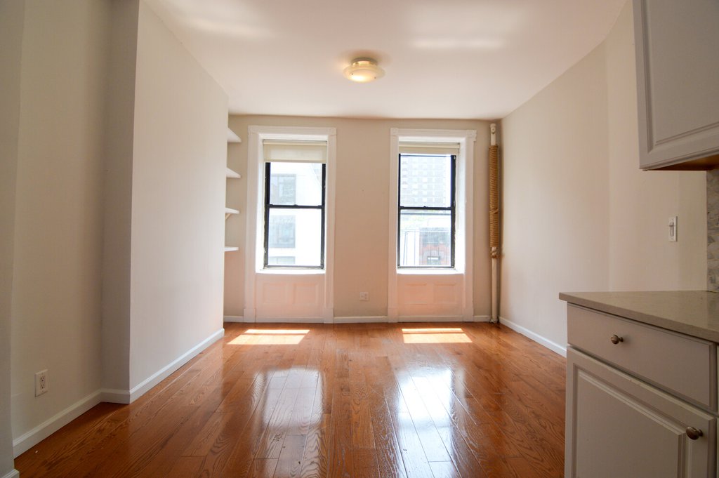 349 West 44th Street, Unit 5FE photo 2