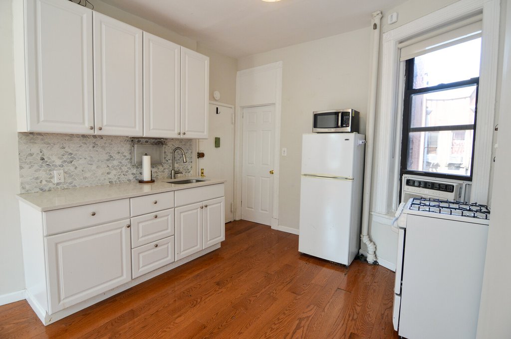 349 West 44th Street, Unit 5FE photo 3