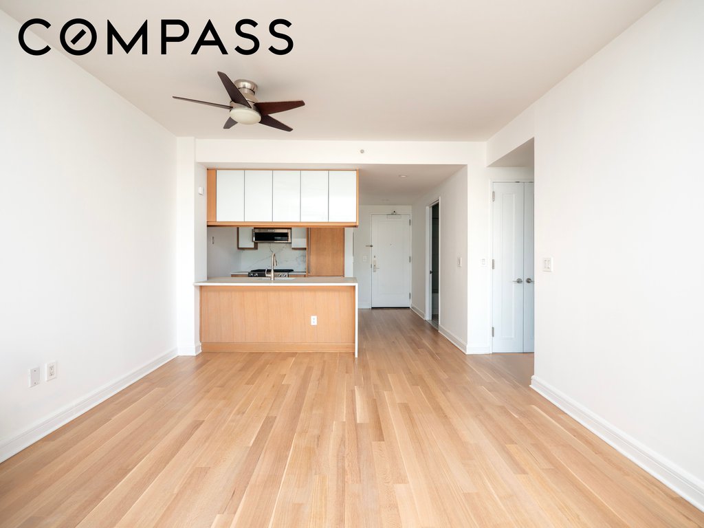 80 Riverside Boulevard, Unit 12A photo 4
