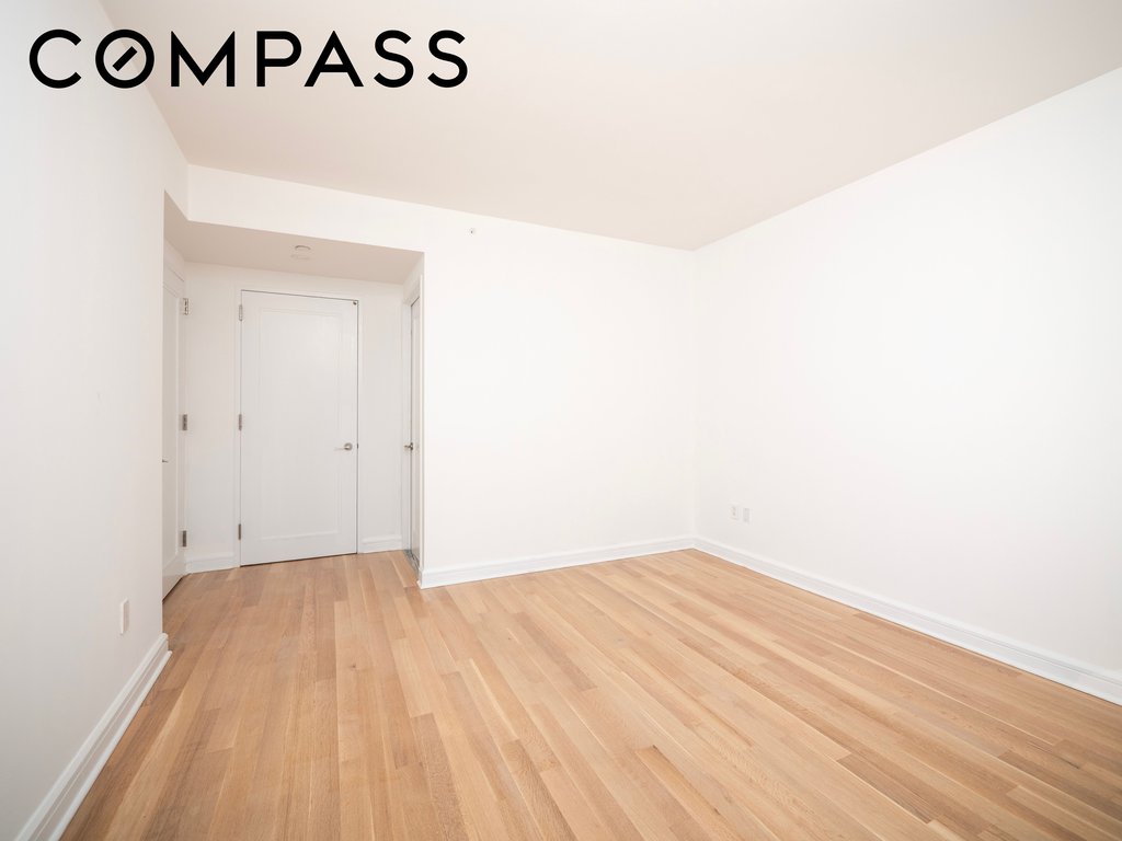 80 Riverside Boulevard, Unit 12A photo 9