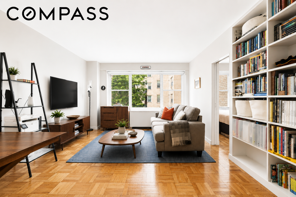 20 East 9th Street, Unit 4T