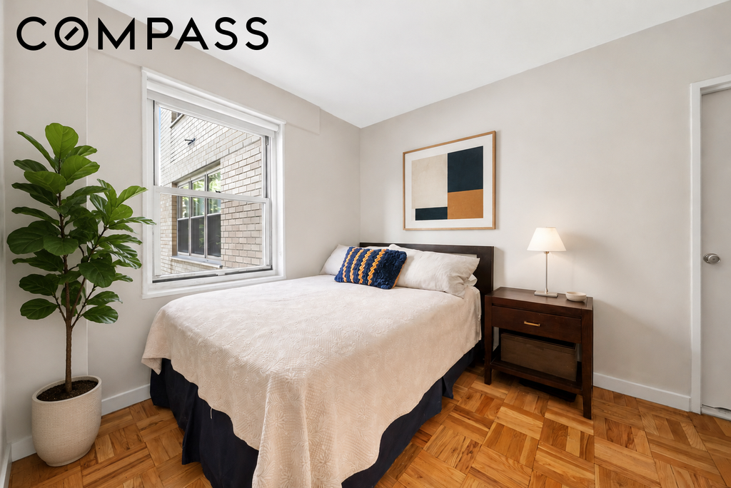 20 East 9th Street, Unit 4T photo 4
