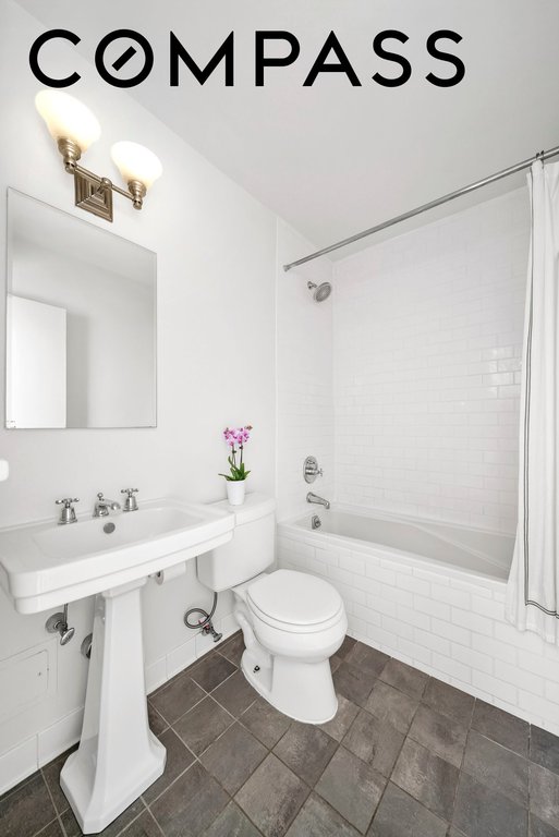 20 East 9th Street, Unit 4T photo 5