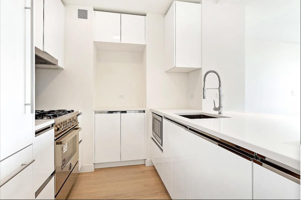 301 West 53rd Street, Unit 8F photo 3
