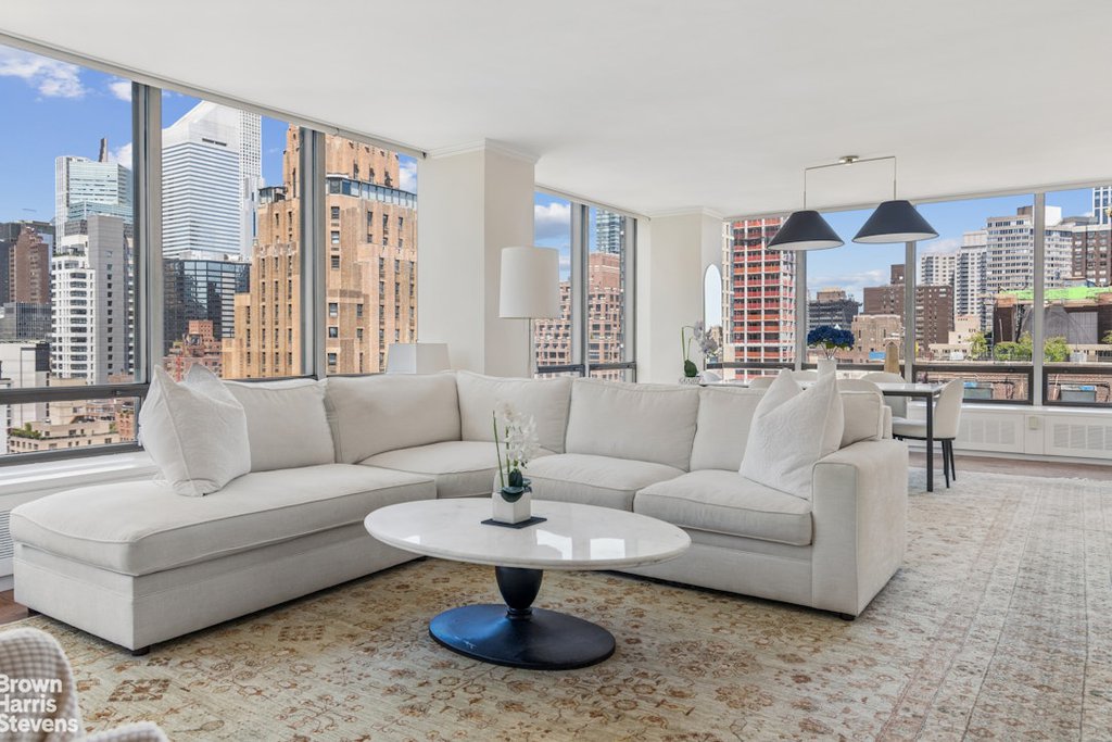 870 United Nations Plaza, Unit 20B