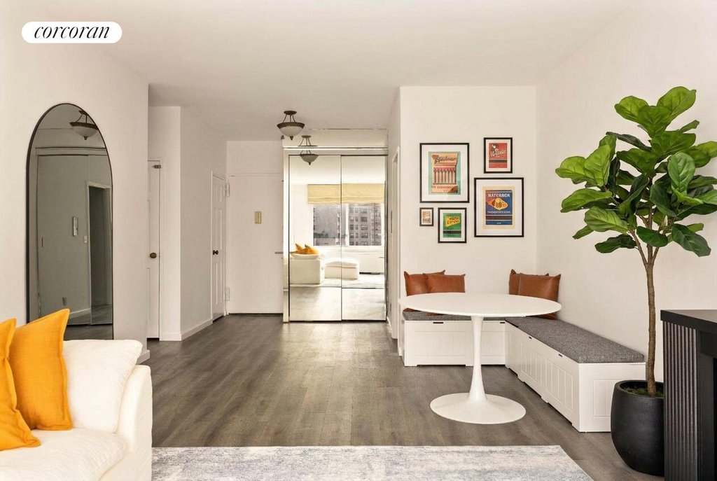 201 East 25th Street, Unit 15J photo 2