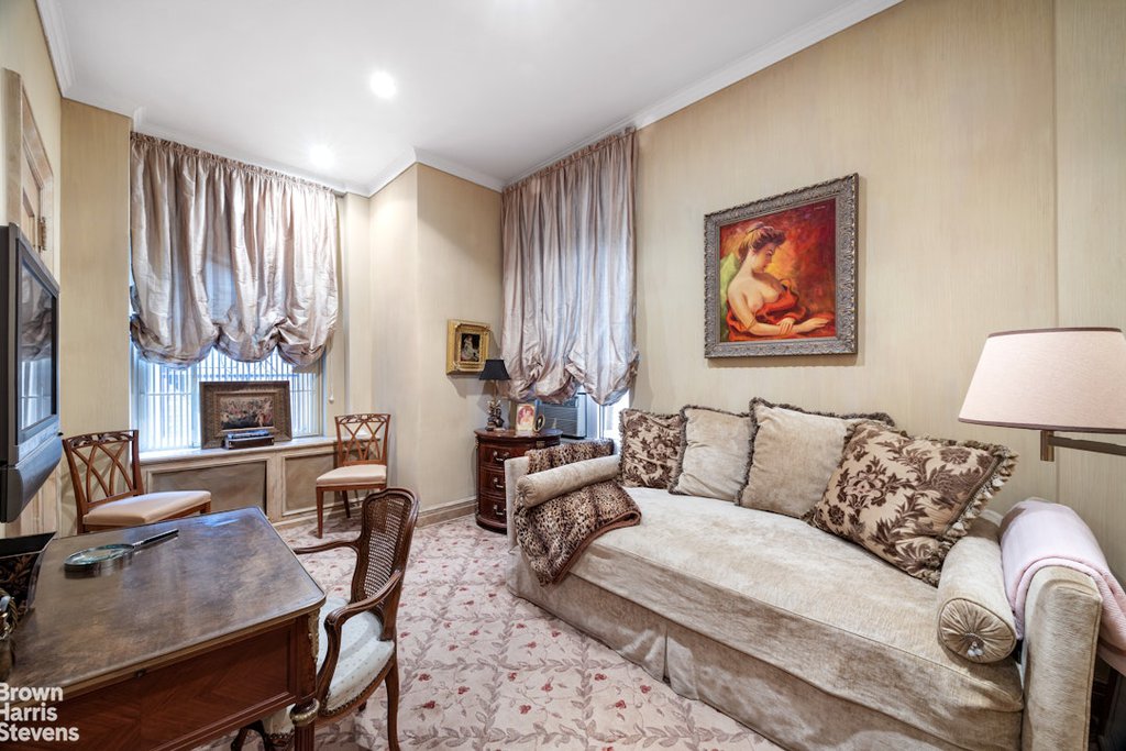 470 Park Avenue, Unit 3B photo 5
