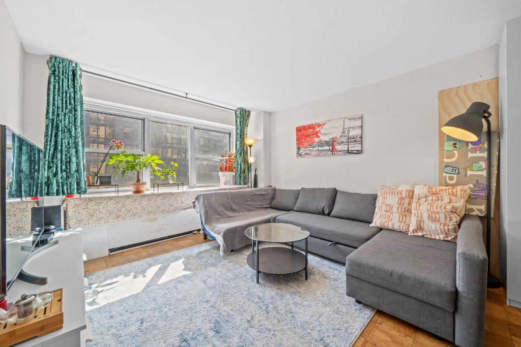 153 East 57th Street, Unit 8H