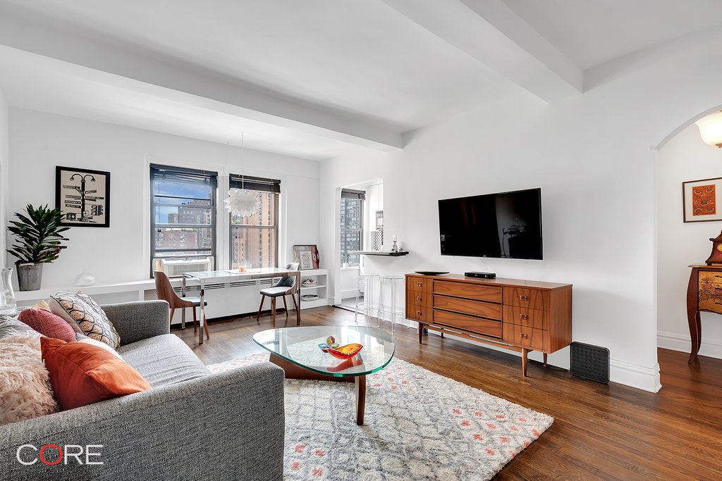 319 East 50th Street, Unit 12G photo 2