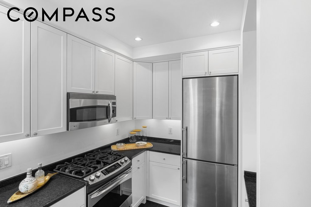 25 Fifth Avenue, Unit 12F photo 15