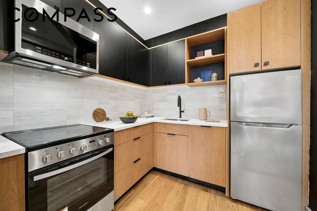1226 Saint Marks Avenue, Unit 2B photo 3