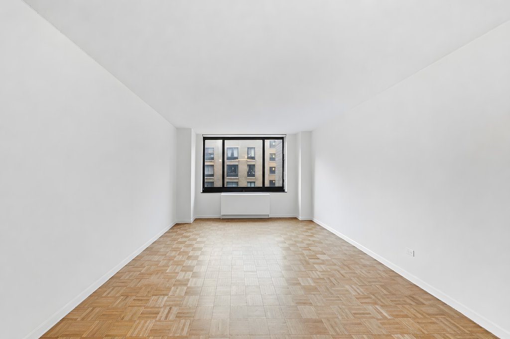 200 Rector Place, Unit 7C photo 3