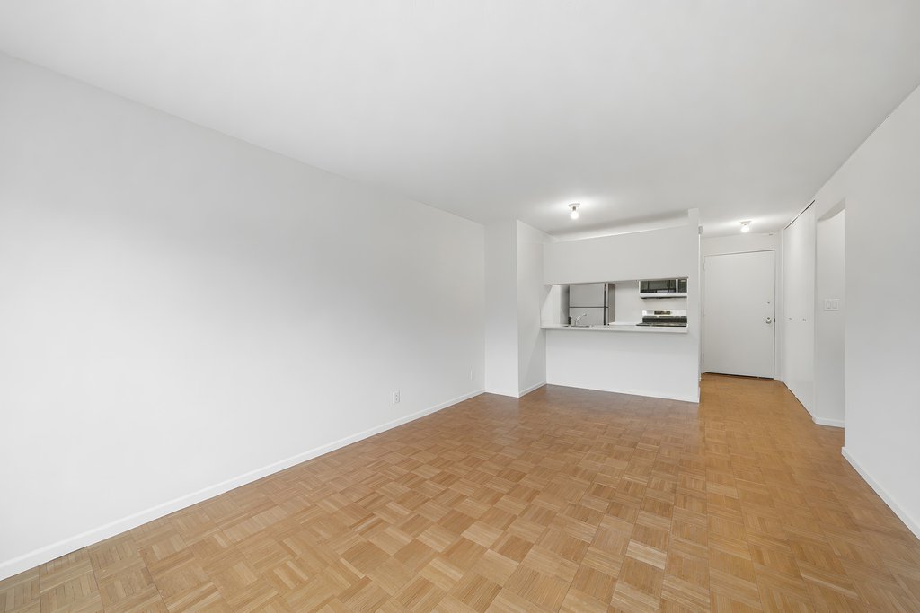 200 Rector Place, Unit 7C photo 5