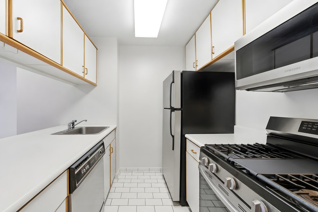 200 Rector Place, Unit 7C photo 6