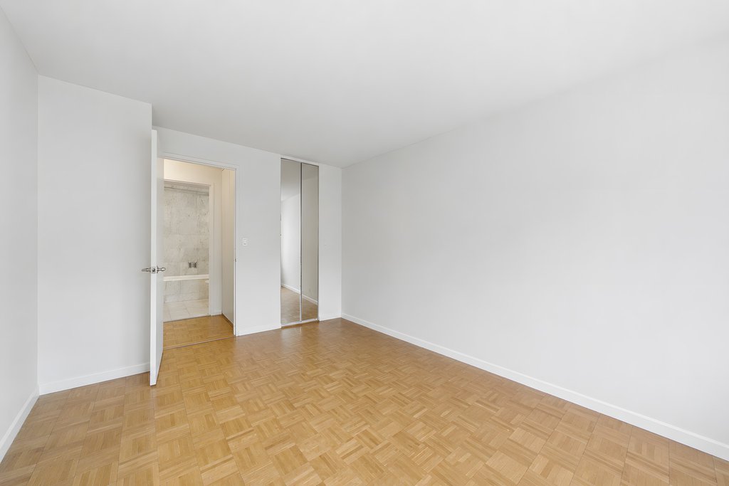 200 Rector Place, Unit 7C photo 9