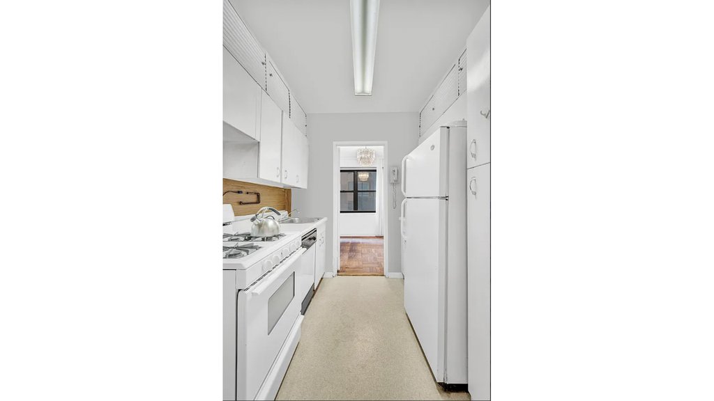 50 Sutton Place South, Unit 8K photo 5