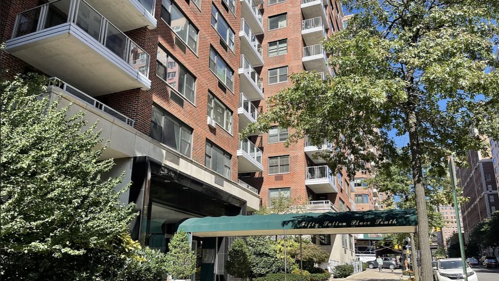 50 Sutton Place South, Unit 8K photo 16