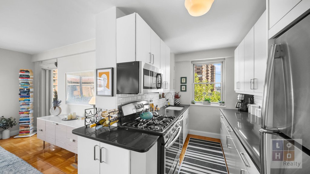 572 Grand Street, Unit G803 photo 6