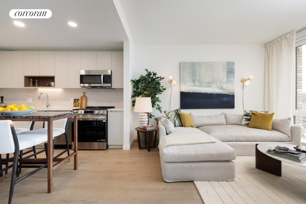 405 West 206th Street, Unit 1702E photo 2