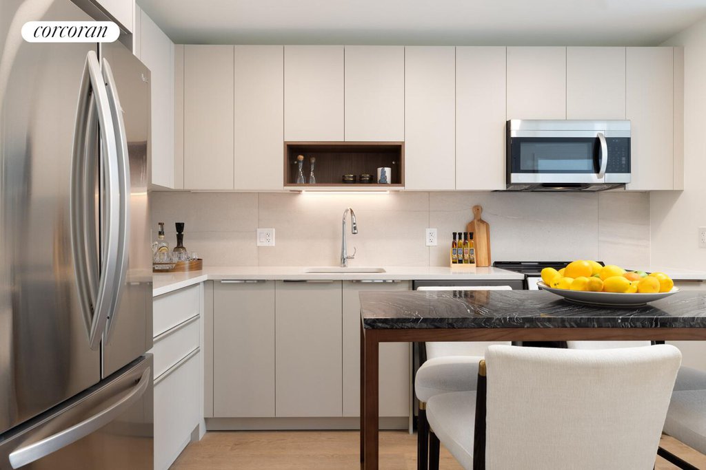 405 West 206th Street, Unit 1702E photo 4