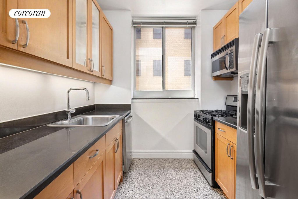 401 East 60th Street, Unit 4N photo 4
