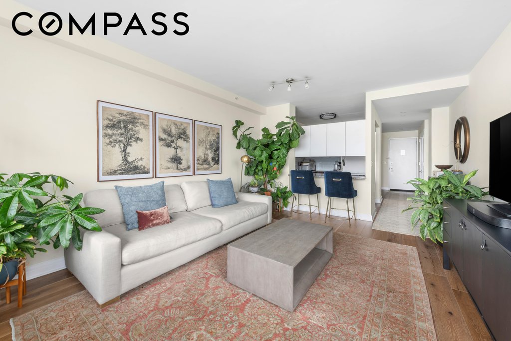 100 Riverside Boulevard, Unit 7G photo 2