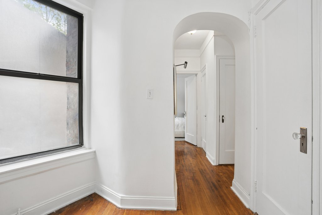 317 East 18th Street, Unit 4A photo 4