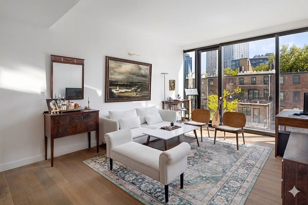 21-30 44th Drive, Unit 3M