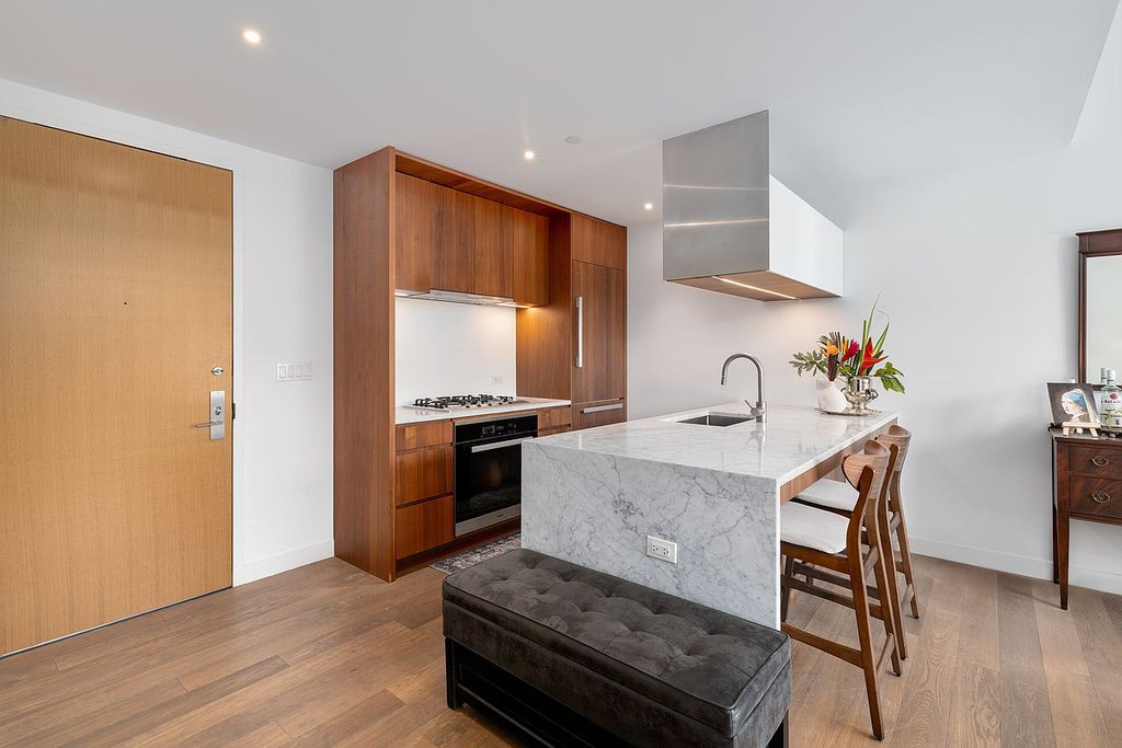 21-30 44th Drive, Unit 3M photo 4