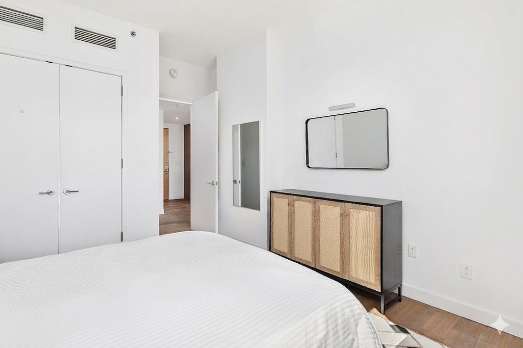 21-30 44th Drive, Unit 3M photo 8