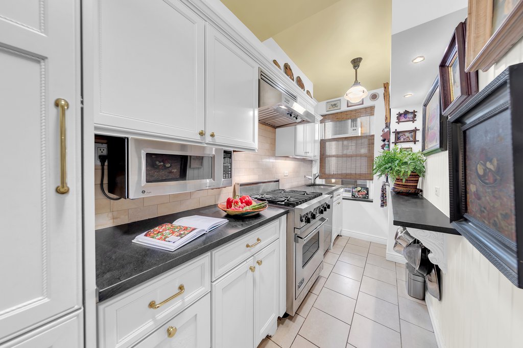 414 East 52nd Street, Unit 10C photo 3