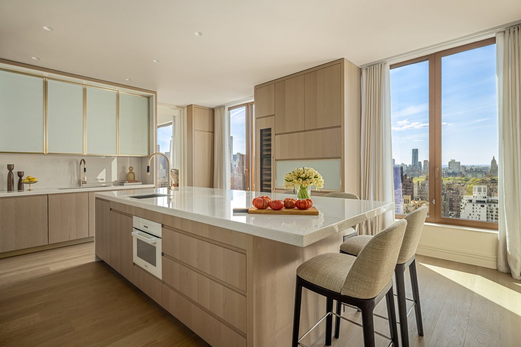 201 East 74th Street, Unit FLOOR30 photo 5