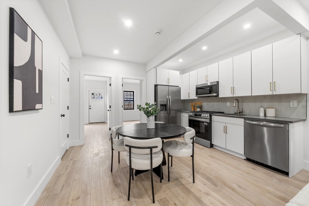 355 East 51st Street – For Sale photo 4