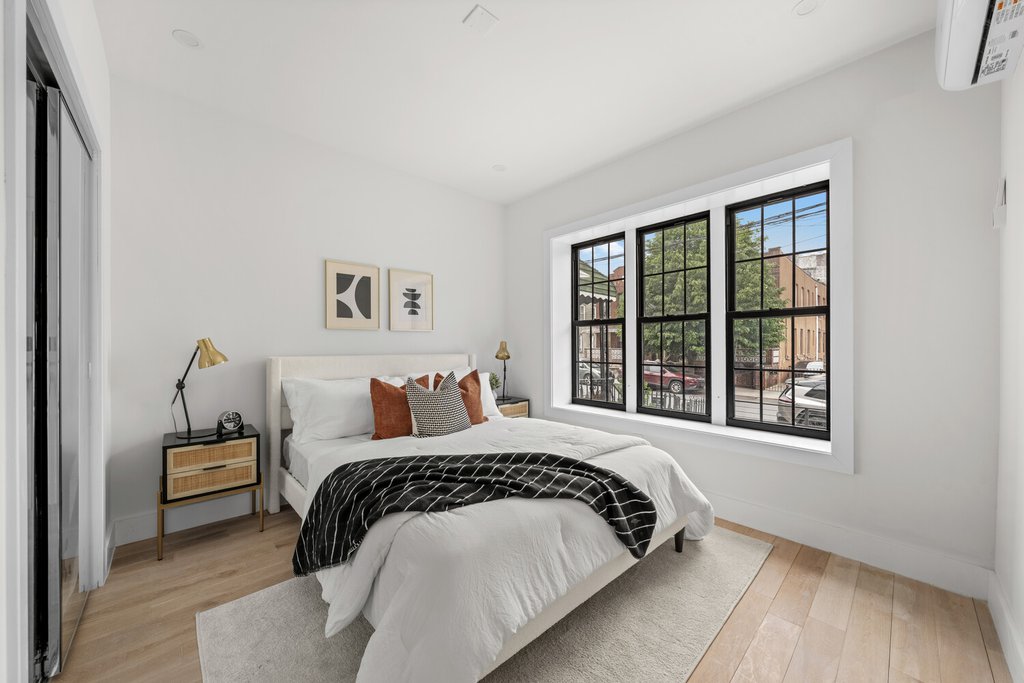 355 East 51st Street – For Sale photo 6