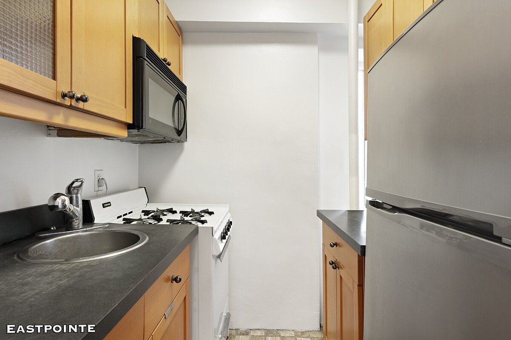 200 West 20th Street, Unit 1401 photo 5