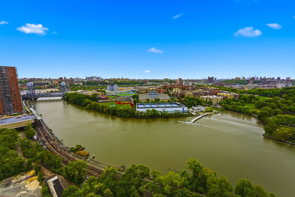2500 Johnson avenue, Unit 20C
