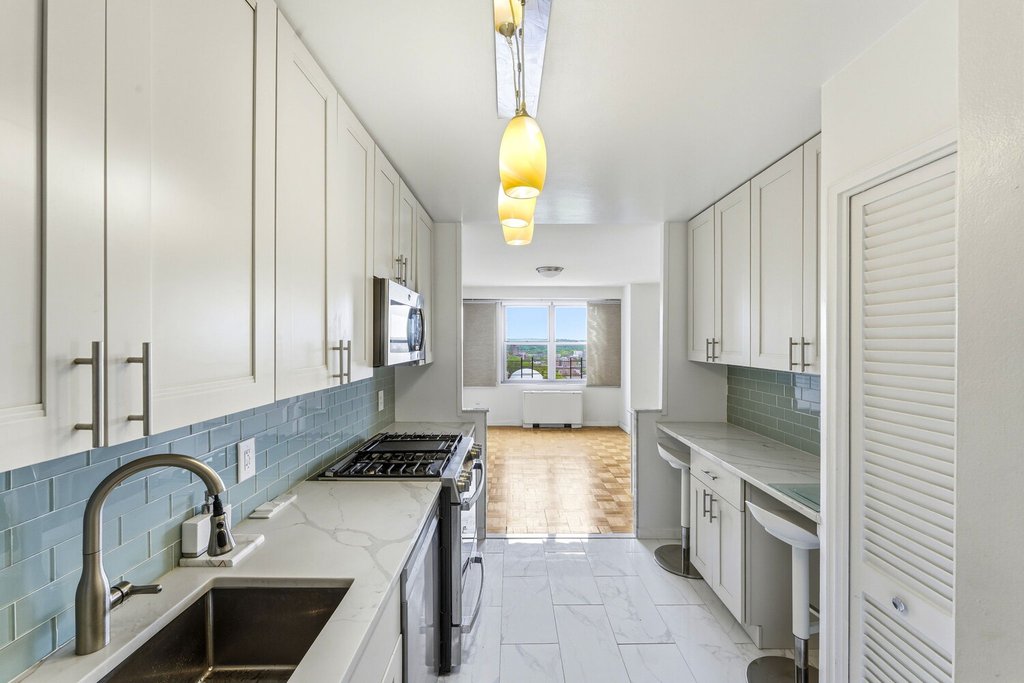 2500 Johnson avenue, Unit 20C photo 5