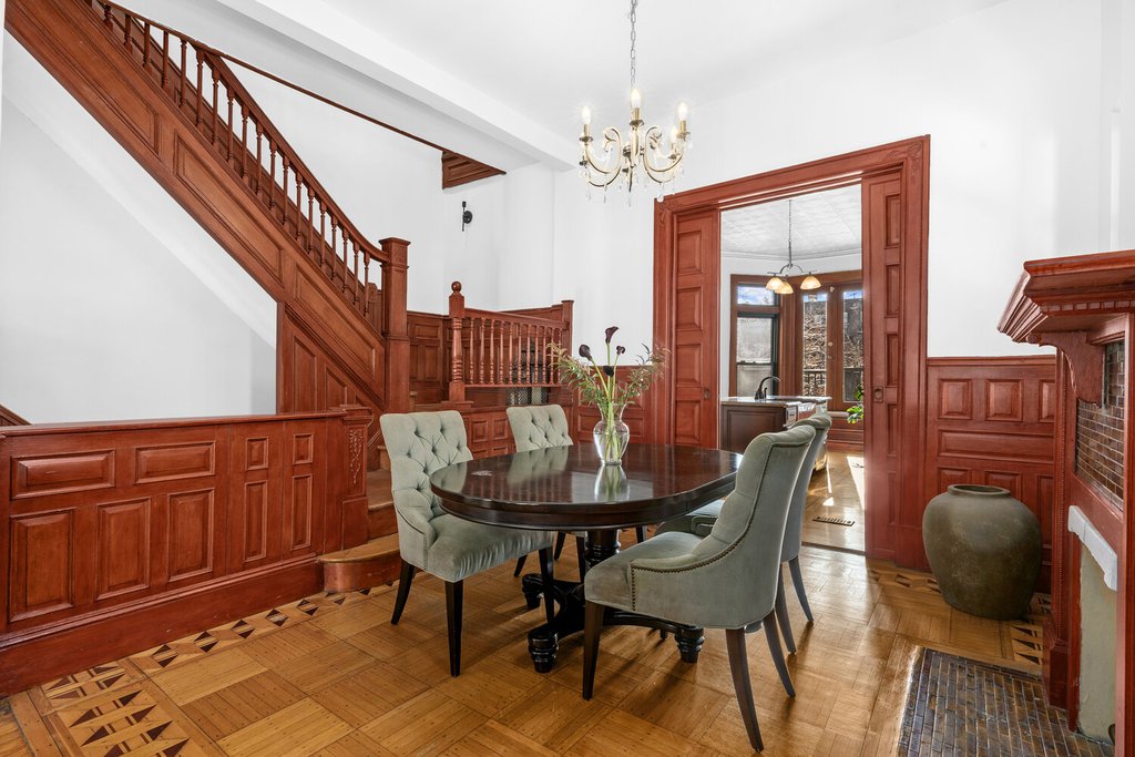954 Park Place – For Sale photo 3