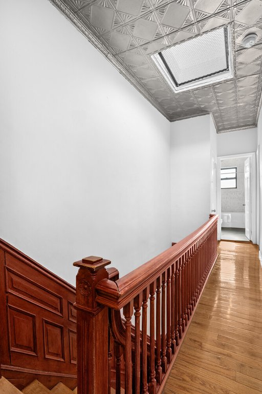 954 Park Place – For Sale photo 10