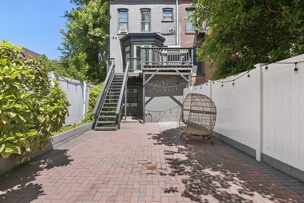 954 Park Place – For Sale photo 16