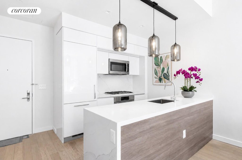 505 West 43rd Street, Unit 9C photo 2