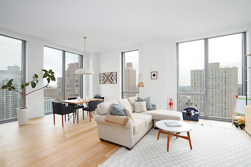 360 East 89th Street, Unit 22A photo 2