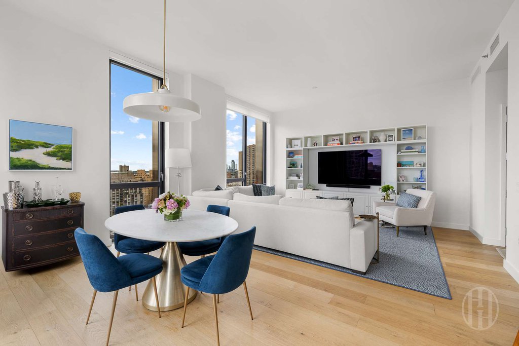 360 East 89th Street, Unit 22A photo 3