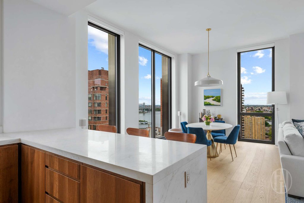 360 East 89th Street, Unit 22A photo 4