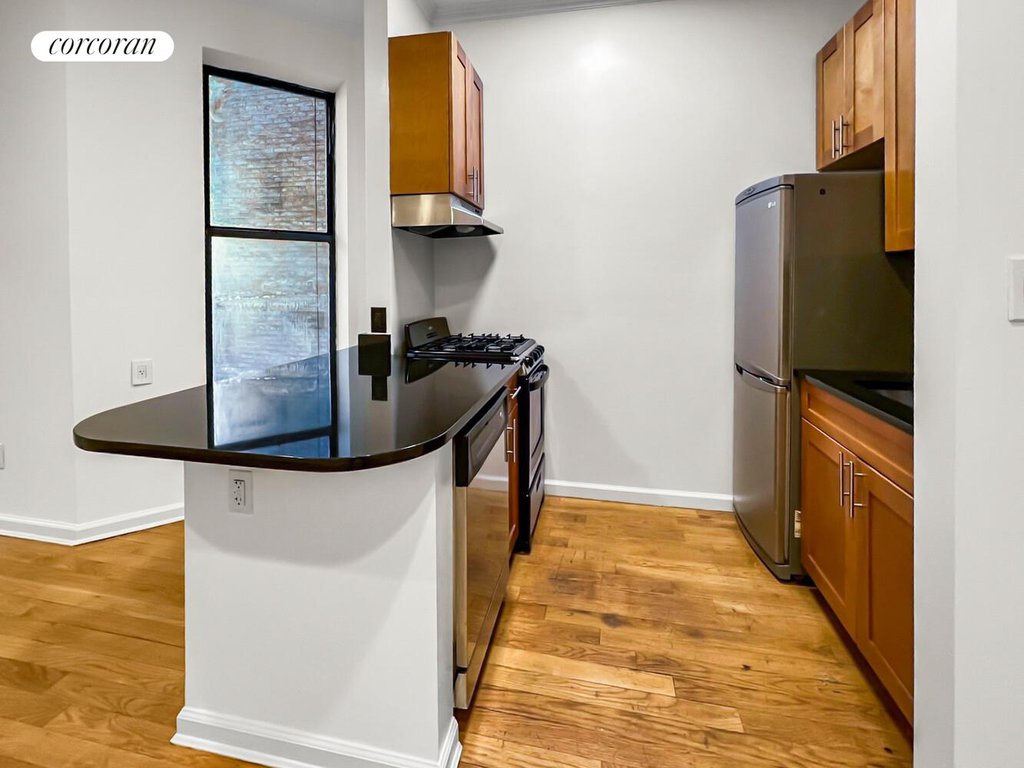 130 East 93rd Street, Unit 4F photo 2