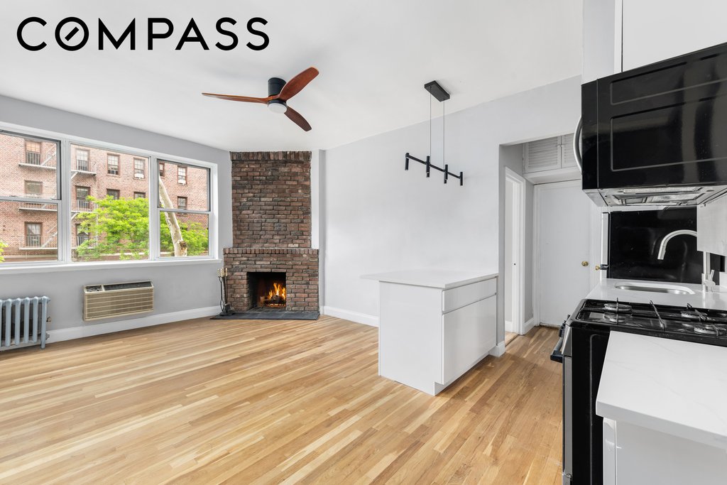 459 Hudson Street, Unit 2A photo 4