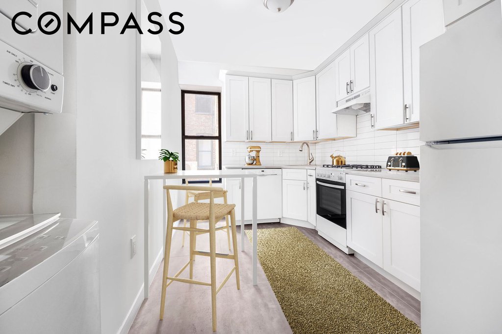 200 West 109th Street, Unit B8 photo 4